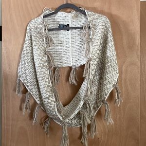 New Shrug Top Sweater Wrap Womens One Size Beige and White Scarf